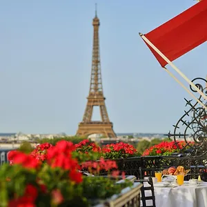 Plaza Athenee - Dorchester Collection Szálloda