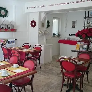 Le 5 2*, Martigues France